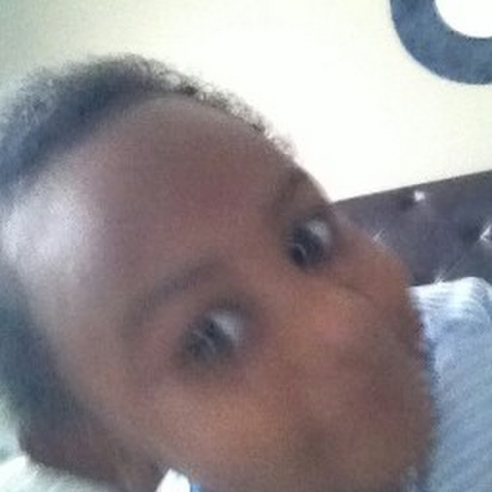 Meet your Posher, Ebony